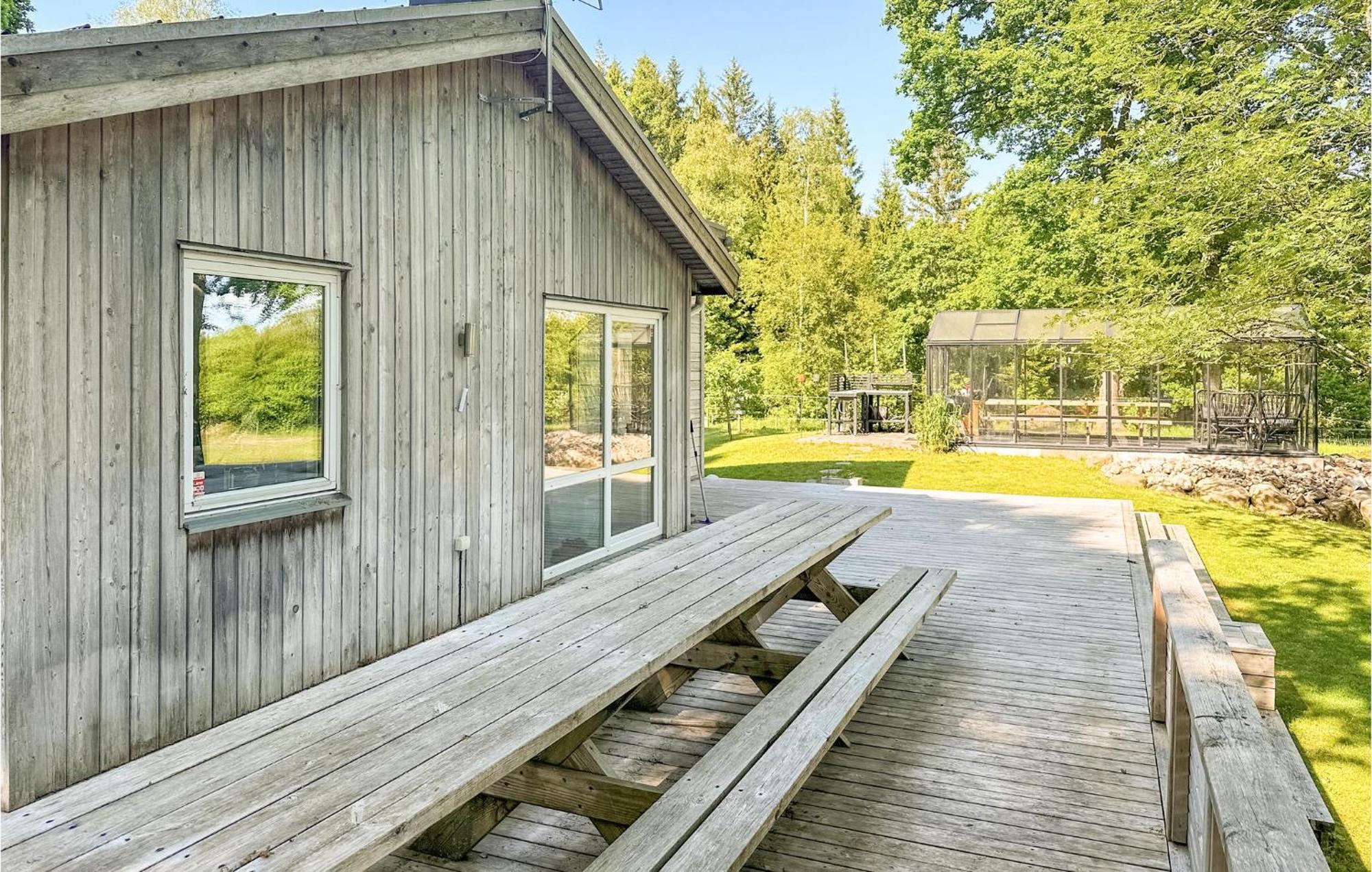 Awesome Home In Aetran With Lake View Atran エクステリア 写真