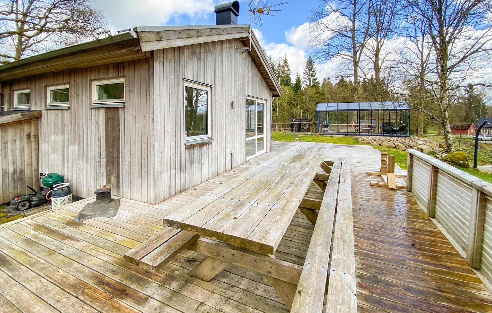 Awesome Home In Aetran With Lake View Atran エクステリア 写真